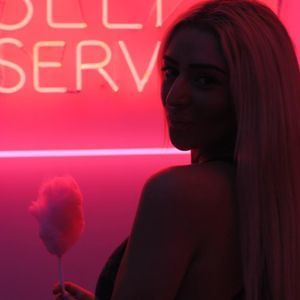 Meet your Posher, Liz